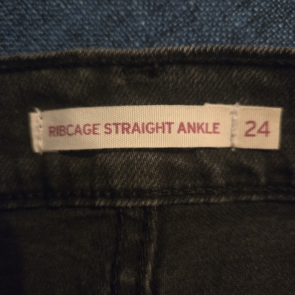 Levi's Ribcage Jeans - Picture 7 of 13
